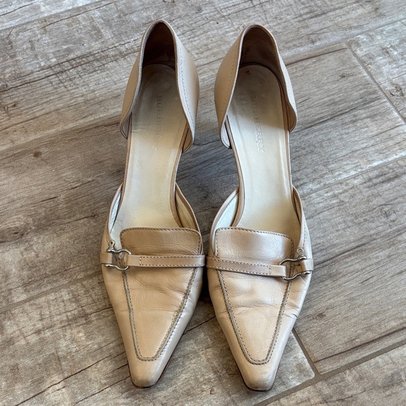 Burberry Shoes - BURBERRY D’ORSAY BEIGE LEATHER SIDE BUCKLE HEELS EU 39 US 8 1/2 MADE IN ITALY